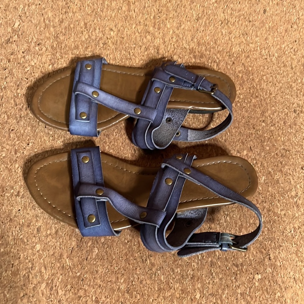 Sandals - Picture 4 of 8